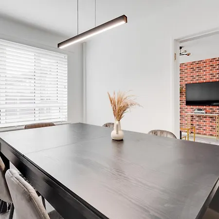 Haven Noir By Cefas - Pool Table - & Man Utd Holiday home Manchester