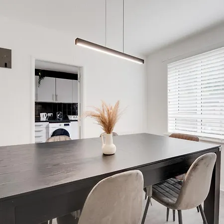 Haven Noir By Cefas - Pool Table - & Man Utd Holiday home Manchester