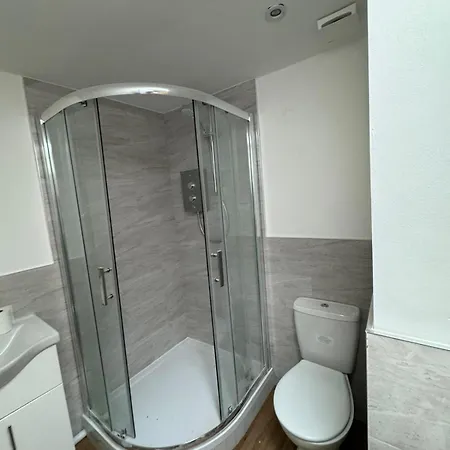 Апартаменты Sophisticated & Stylish Flats Near Airport