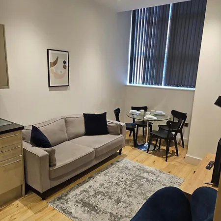 Two Bedrooms Center * Manchester