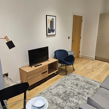 Two Bedrooms Center * Manchester