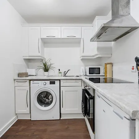 Modern Near Centre *