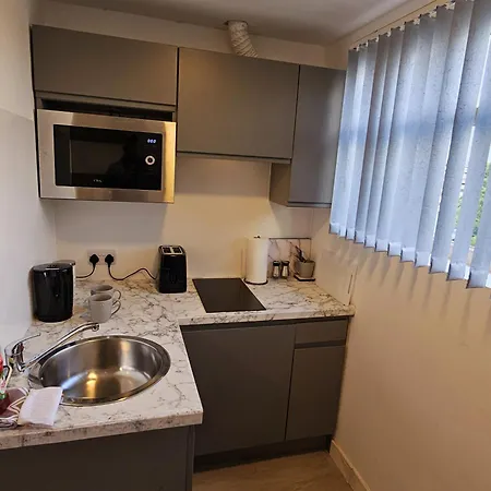 Studio 61 Humphrey Road - Jcs Property