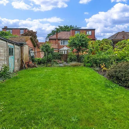 Stylish Family In Old Trafford, - Pass The Keys Holiday home *