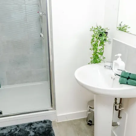 Modern Centre With Smart Technology Apartment Manchester