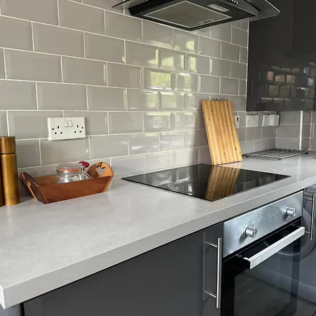 Modern Home, Beautiful Spacious Garden, Centre Netflix * Manchester