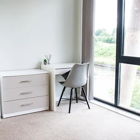 Riverside - Peaceful Escape Manchester