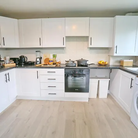 Sunny Apartment - 8 Mins Drive To Coop Arena - Pass The Keys マンチェスター