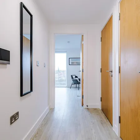 2bed Duplex Near Mediacity & Centre, Easter Deals Now On アパート