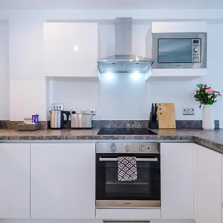 2bed Duplex Near Mediacity & Centre, Easter Deals Now On * 맨체스터