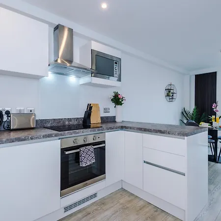 2bed Duplex Near Mediacity & Centre, Easter Deals Now On * 맨체스터