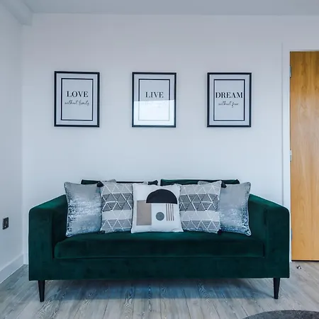 2bed Duplex Near Mediacity & Centre, Easter Deals Now On