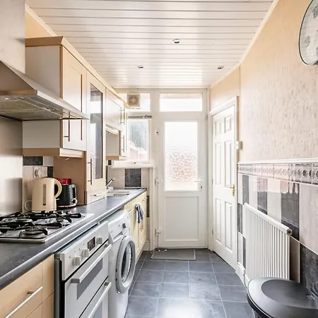 A Lovely And Comfortable Проживание в семье Манчестер