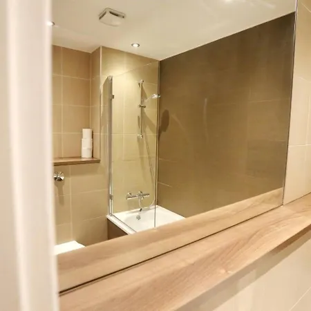 Stunning Flat Mins From Shops Centre Pass The Keys Manchester