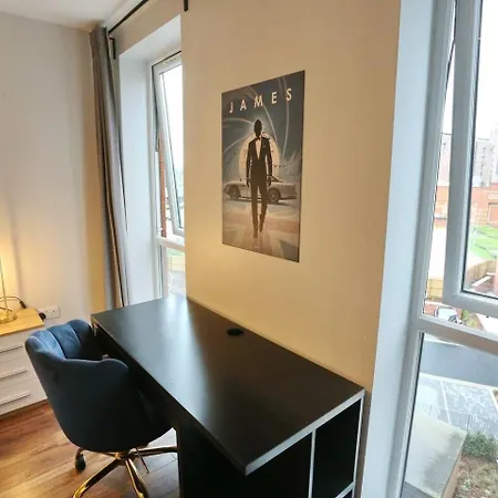 Apartment Stunning Flat Mins From Shops Centre Pass The Keys *