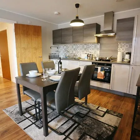 Stunning Flat Mins From Shops Centre Pass The Keys Apartment