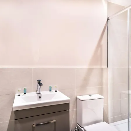 Fantastic 2 Bedroom Appartement *