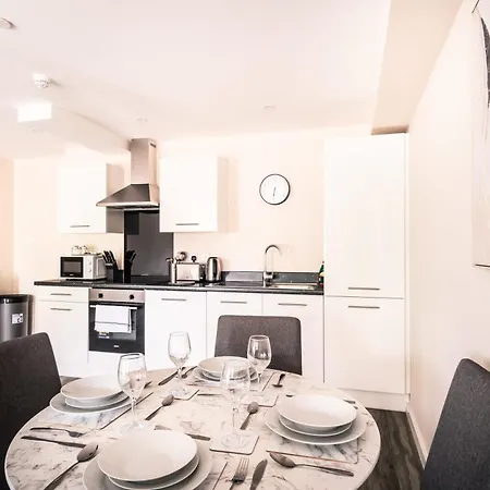 Apartment Lovely 2 Bedroom Manchester