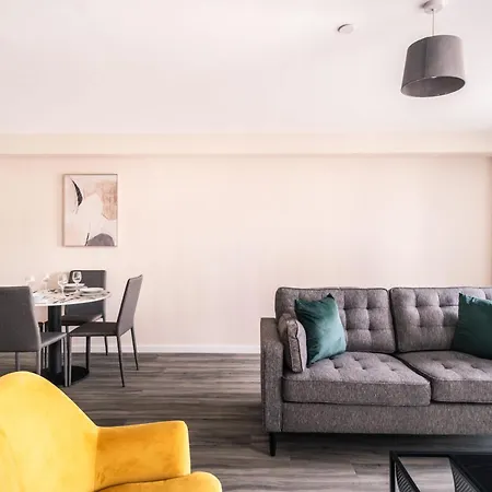 Lovely 2 Bedroom