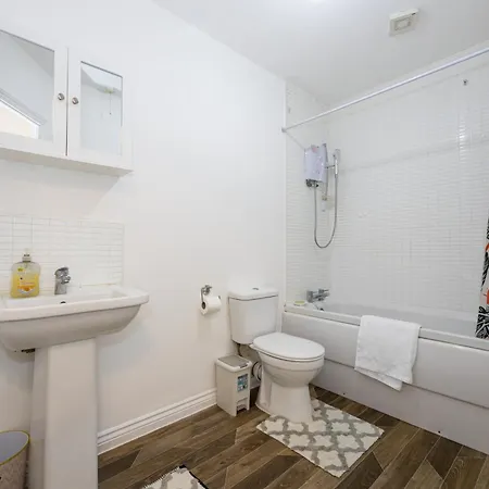 2 Bed Flat Near City Centre Manchester