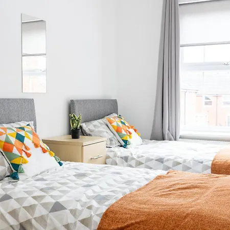 2 Bed Flat Near City Centre Apartmán
