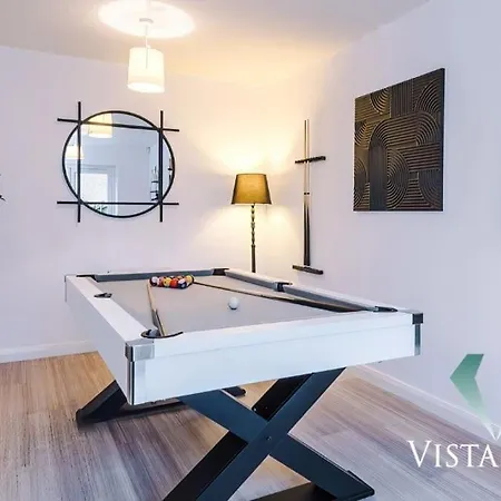 別荘 Modern 3 Bed House In With Pool Table And Driveway Parking By Vista Short Lets マンチェスター