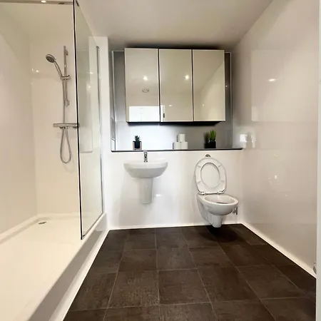 Lovely 2 Bedroom 아파트