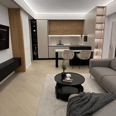 Chic One-bedroom Urban Retreat In Salford *