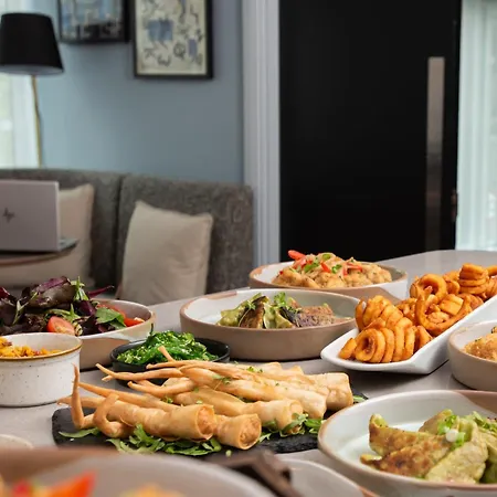 Crowne Plaza City Centre By Ihg 4*