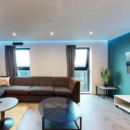 For Students Only Canvas * Manchester