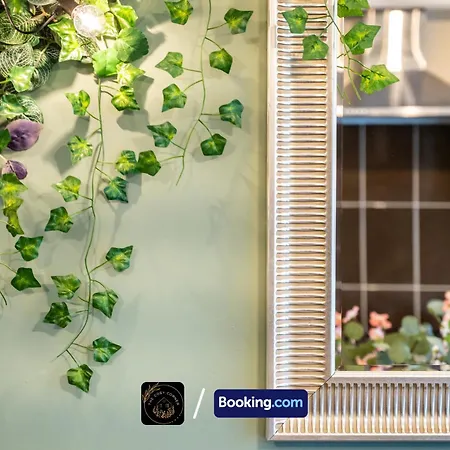 Cosy 4-bed House, Garden, Free Parking & Wifi マンチェスター