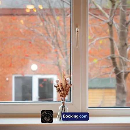 The Cosy Corner Centre House