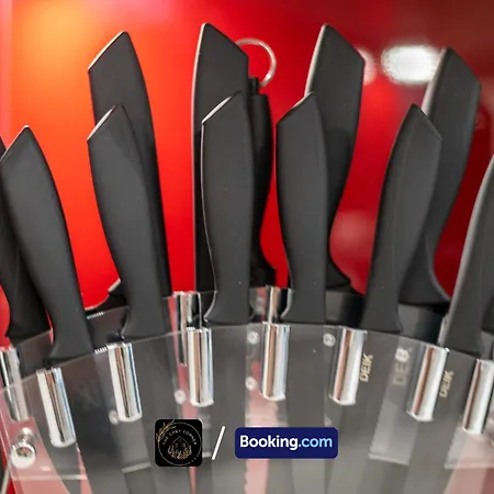 Cosy 3-bed House, Garden & Free Parking In Stretford アパート マンチェスター