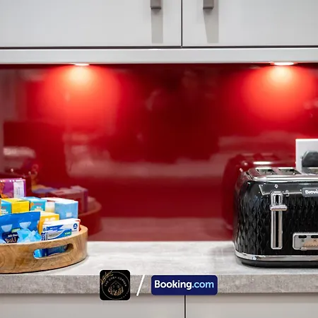 Cosy 3-bed House L Garden L Free Parking L Stretford L Sleeps 7 L Book Today With The Cosy Corner Nationwide Apartament *