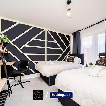 3-bed House, Free Parking & Wifi * マンチェスター