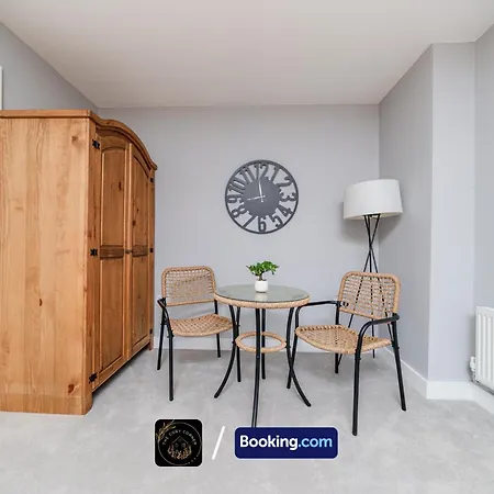 3-bed House, Free Parking & Wifi アパート マンチェスター