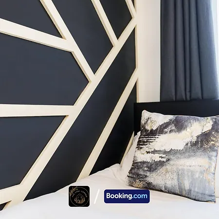 3-bed House L Free Parking L Wifi L Your Away From Hosted By The Cosy Corner Nationwide 아파트 맨체스터