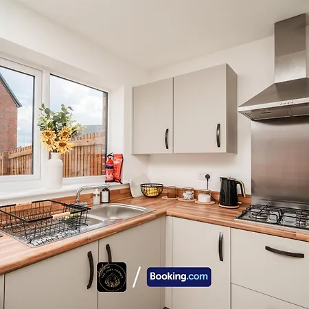 3-bed House, Free Parking & Wifi * Manchester