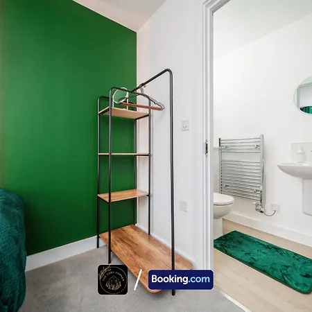 アパート 3-bed House, Free Parking & Wifi *