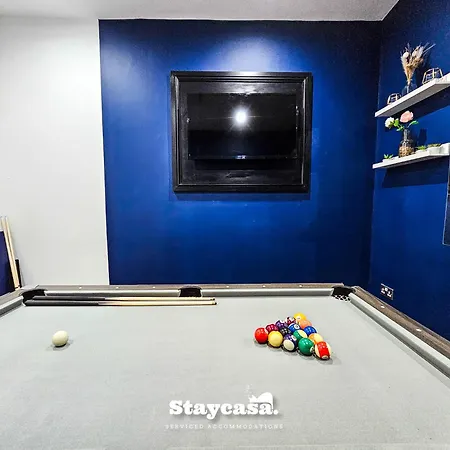 Modern & Spacious 5-bedroom House With Game Tatil Evi