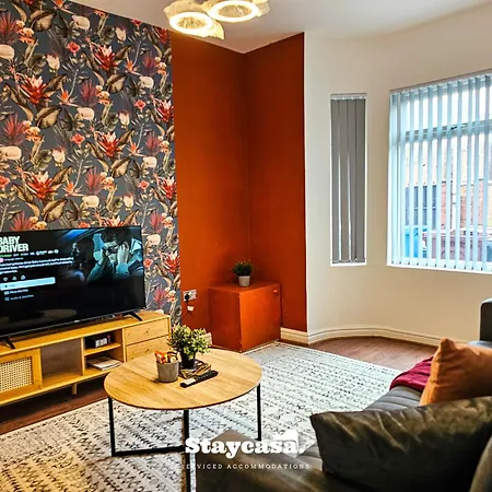 Modern & Spacious 5-bedroom House With Game Tatil Evi