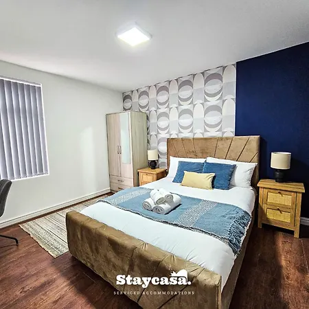 Modern & Spacious 5-bedroom House With Game * Manchester