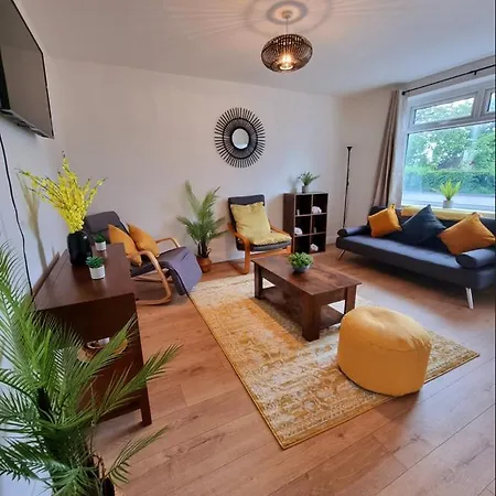 度假居 3br House-apartment-free Parking-manchester Airport *