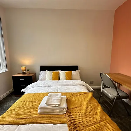 Daisybank Co-living - Private Self-cater Holiday home Manchester