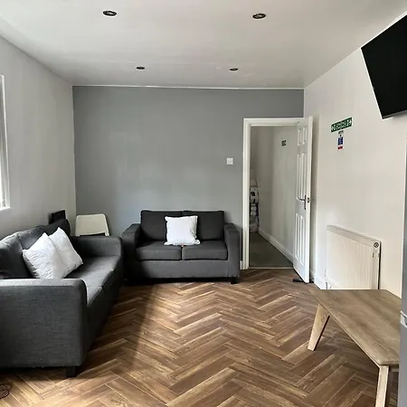 Daisybank Co-living - Private Self-cater 펜션 *