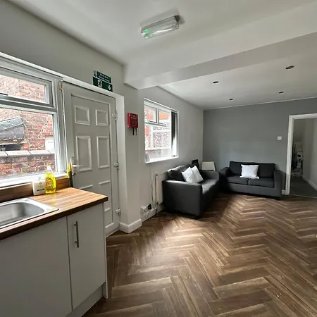 Daisybank Co-living - Private Self-cater بيت للعطل مانشستر