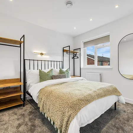 Quayside Escape- Tranquil Double In Shared With Free Parking Holiday home Manchester