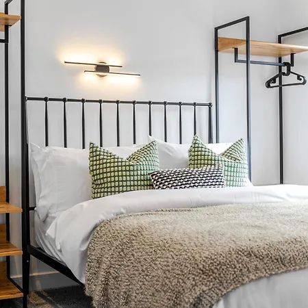 Quayside Escape- Tranquil Double In Shared With Free Parking * Manchester