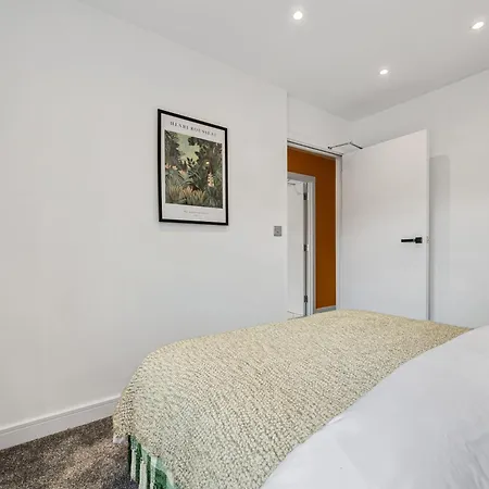 Quayside Escape- Tranquil Double In Shared With Free Parking Manchester