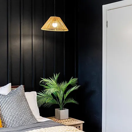 Hébergement de vacances Quayside Escape-ensuite Tranquil Within An Intimate Shared With Free Parking